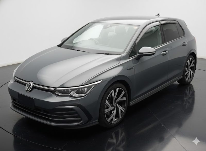 Volkswagen Golf eTSI R-Line Platinum Edition 2023