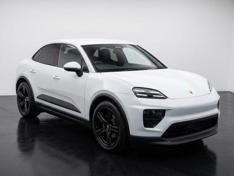 Porsche Macan 4 Electric 2025