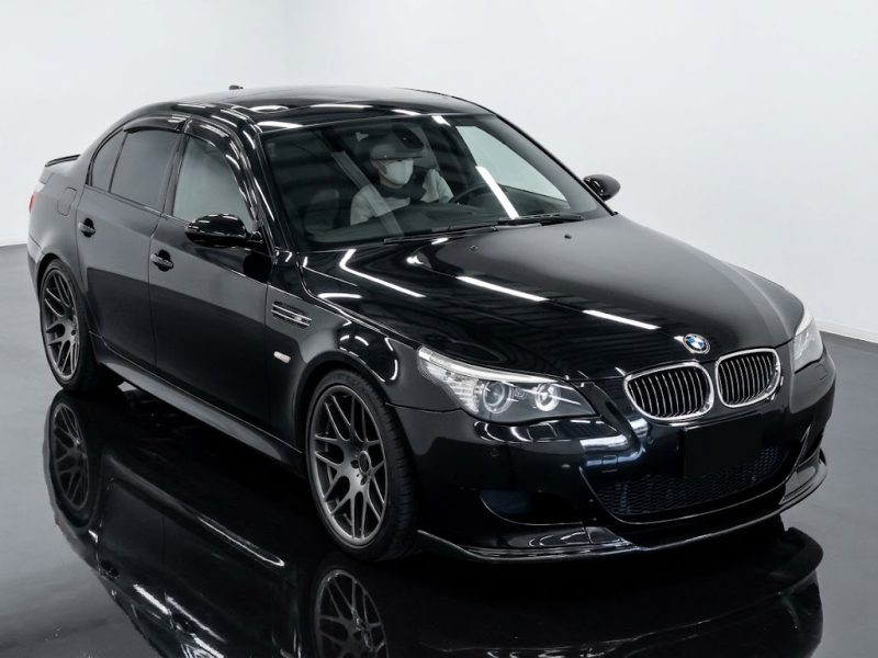BMW M5 E60 V10 2006