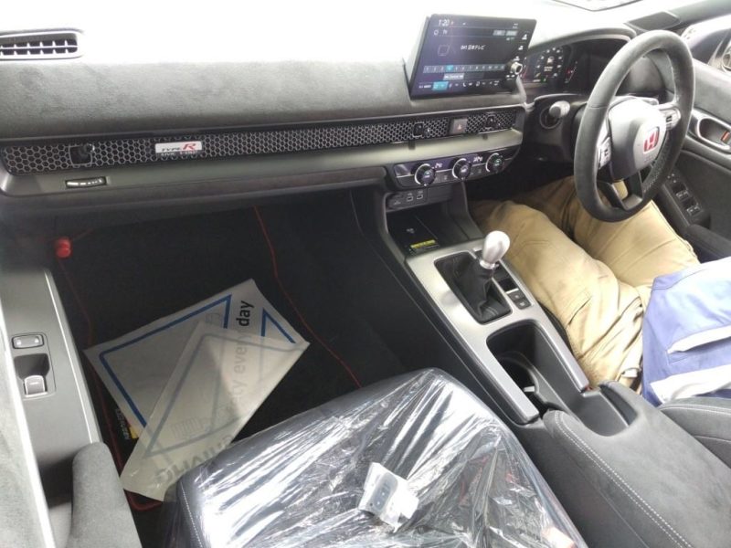 Honda Civic Type R Racing Black Package 2026 Championship White Interior