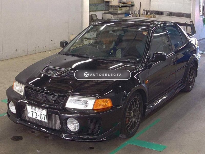 Mitsubishi Lancer Evo 5 front styling