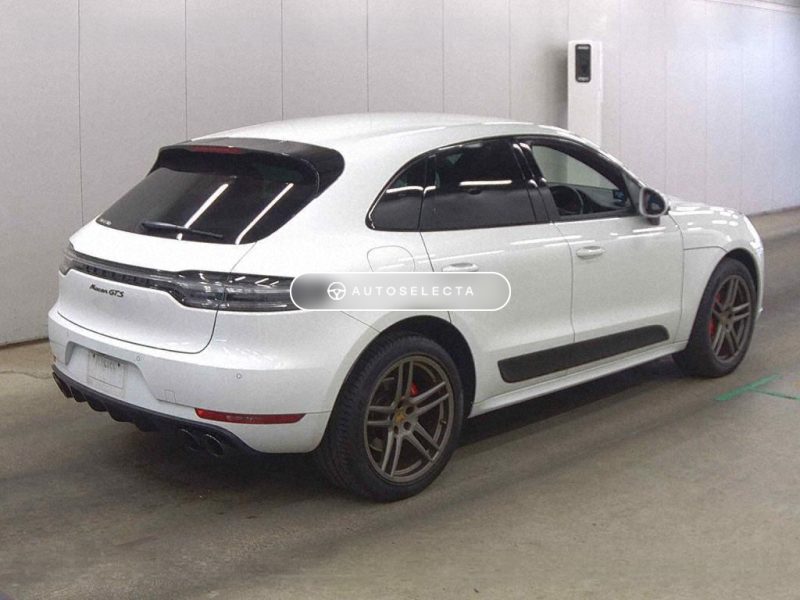 2021 Porsche Macan GTS Tailgate View