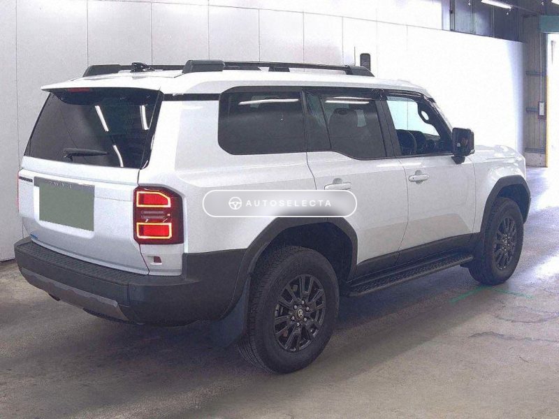Toyota Land Cruiser 250 VX rear view