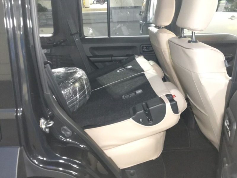 Suzuki Jimny Nomade rear passenger seating cream interior